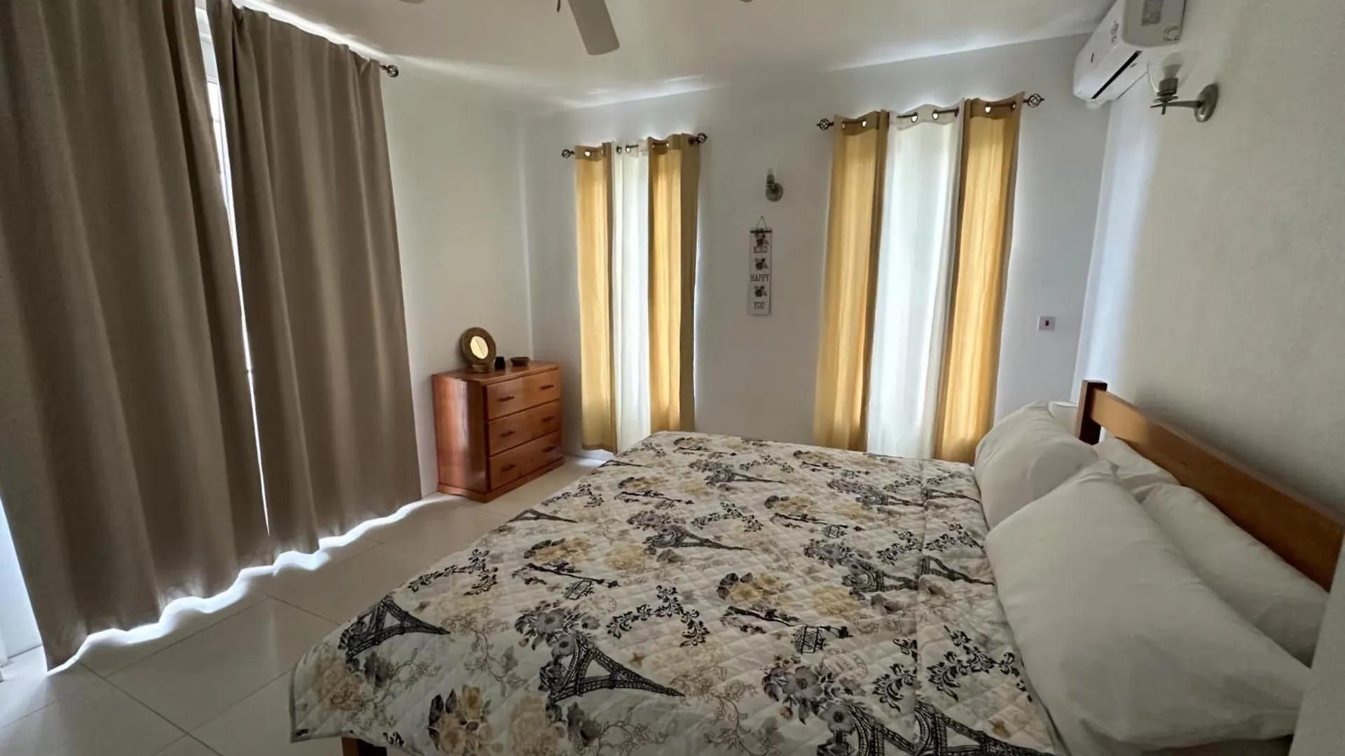 Eldorado Guesthouse & Car Rental ロゾー