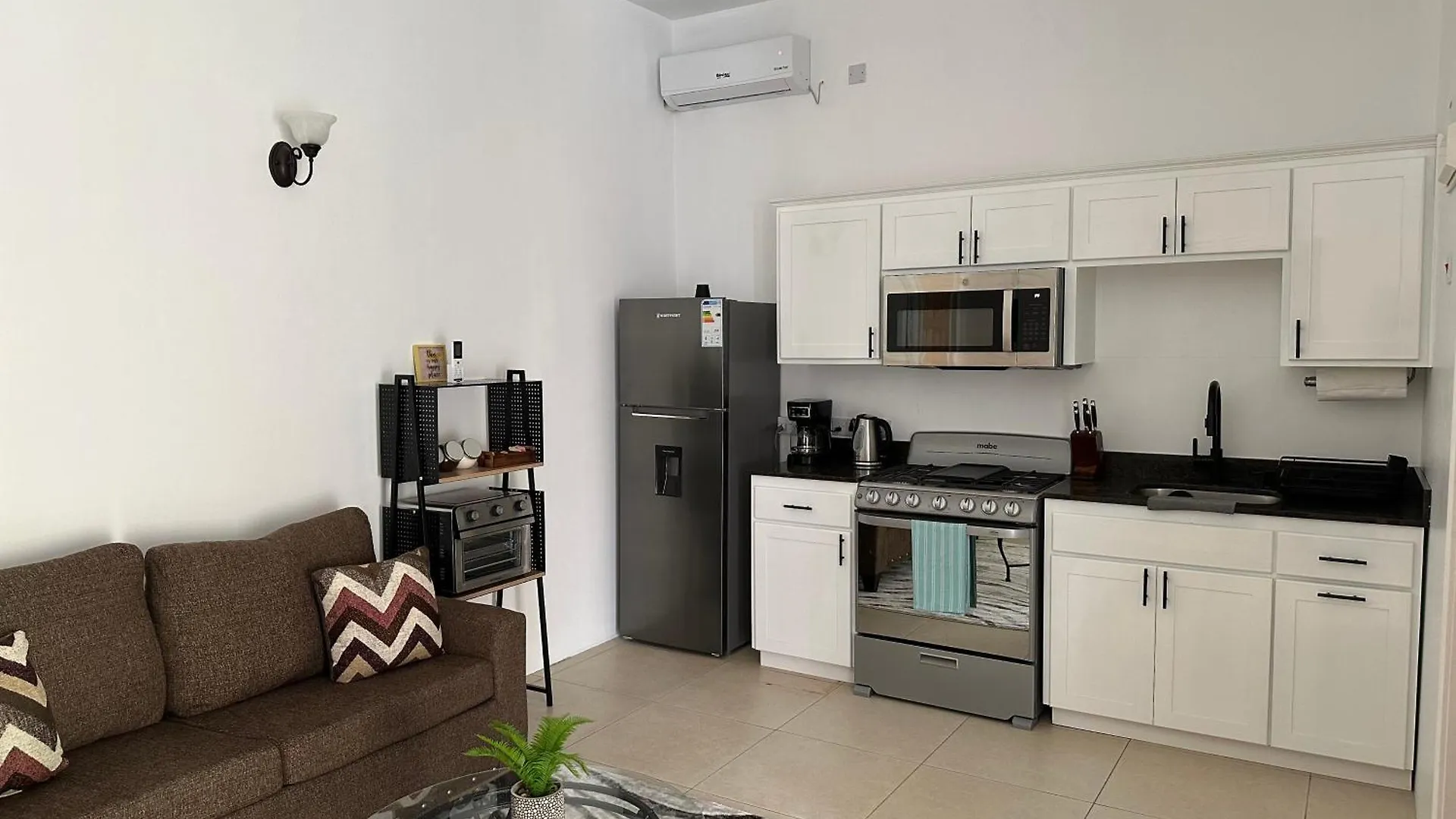 Eldorado Guesthouse & Car Rental Roseau