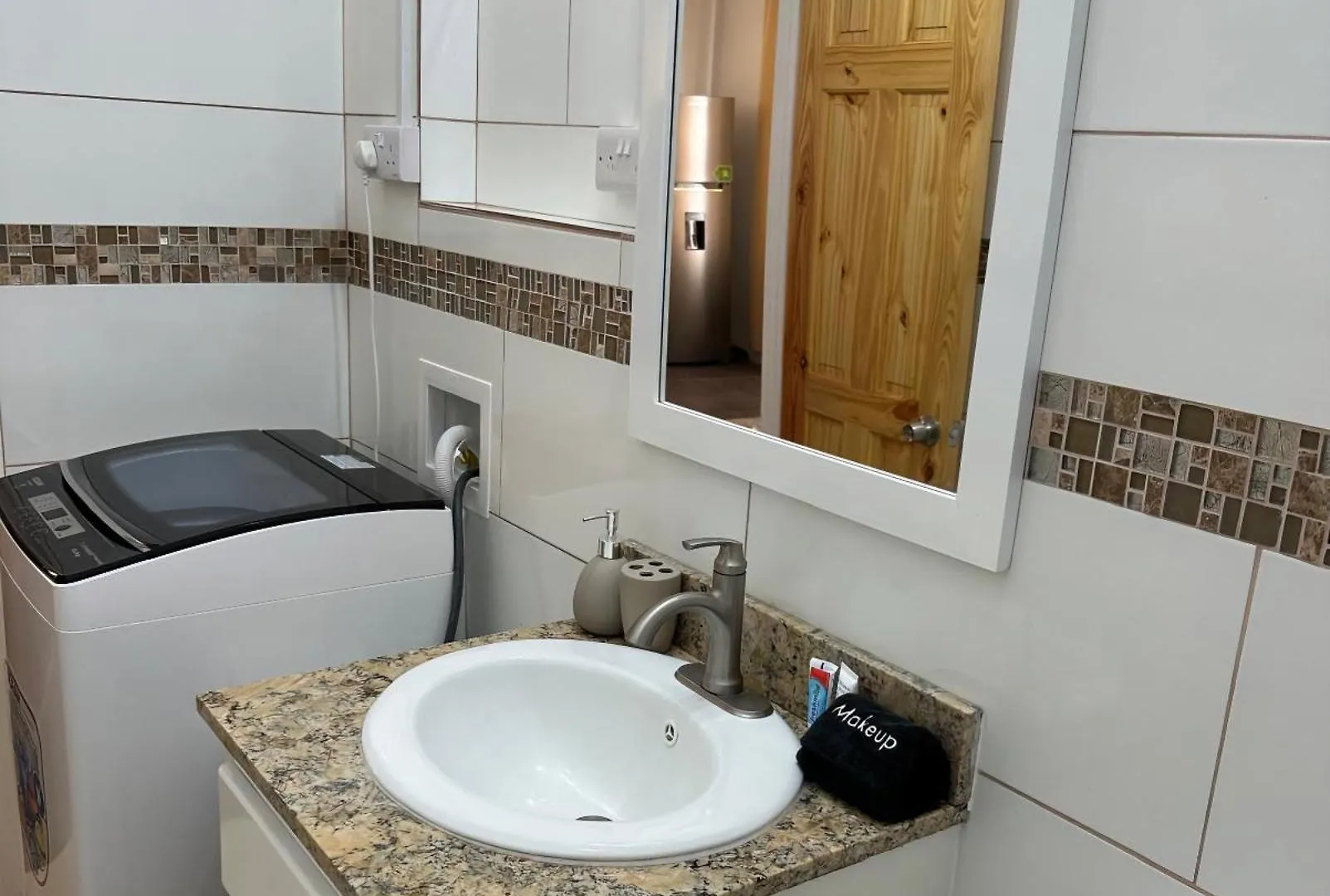 Eldorado Guesthouse & Car Rental Roseau 0*,